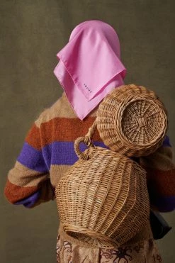 Sœur FOULARD SQUARE 10 Sœur FOULARD SQUARE -soeur Soldes 014 SLEEPY FUSON SOL SQUARE SWANN SASKIA CAFE SUE 0071