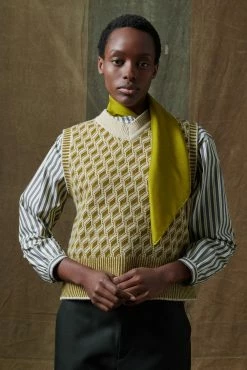 Sœur FOULARD SQUARE 11 Sœur FOULARD SQUARE -soeur Soldes 014 RAW SALENTO SITCOM NEROLI SQUARE SLEEPY 0013