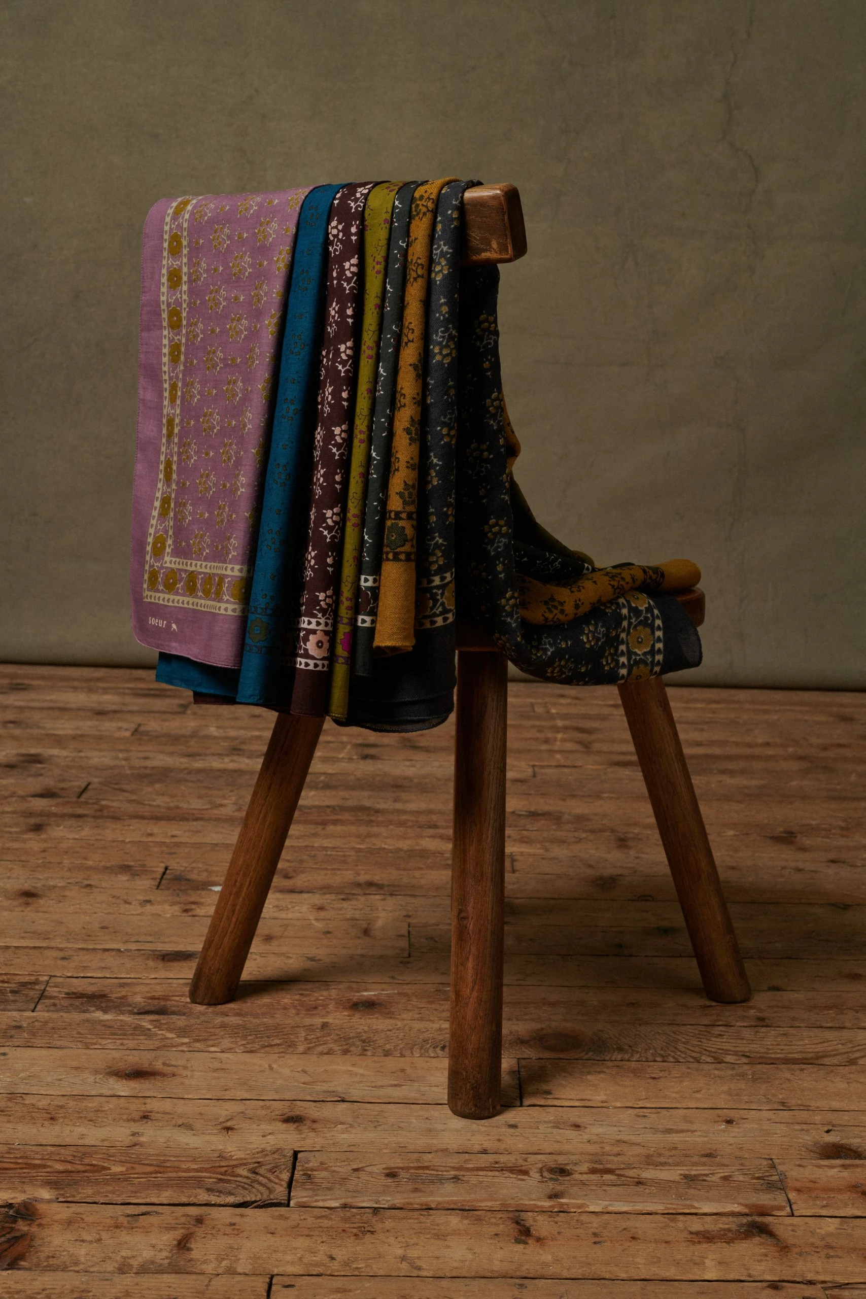 Sœur FOULARD CLASSIQUE 4 Sœur FOULARD CLASSIQUE – Image 2