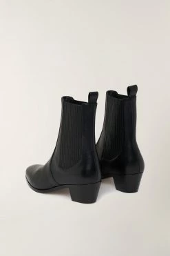 Sœur BOOTS GAZETTE 11 Sœur BOOTS GAZETTE -soeur Soldes CHA0500GAZETTE19WNOI01 2 74a8992a f02b 41b7 9b88 e9467f5d0d81