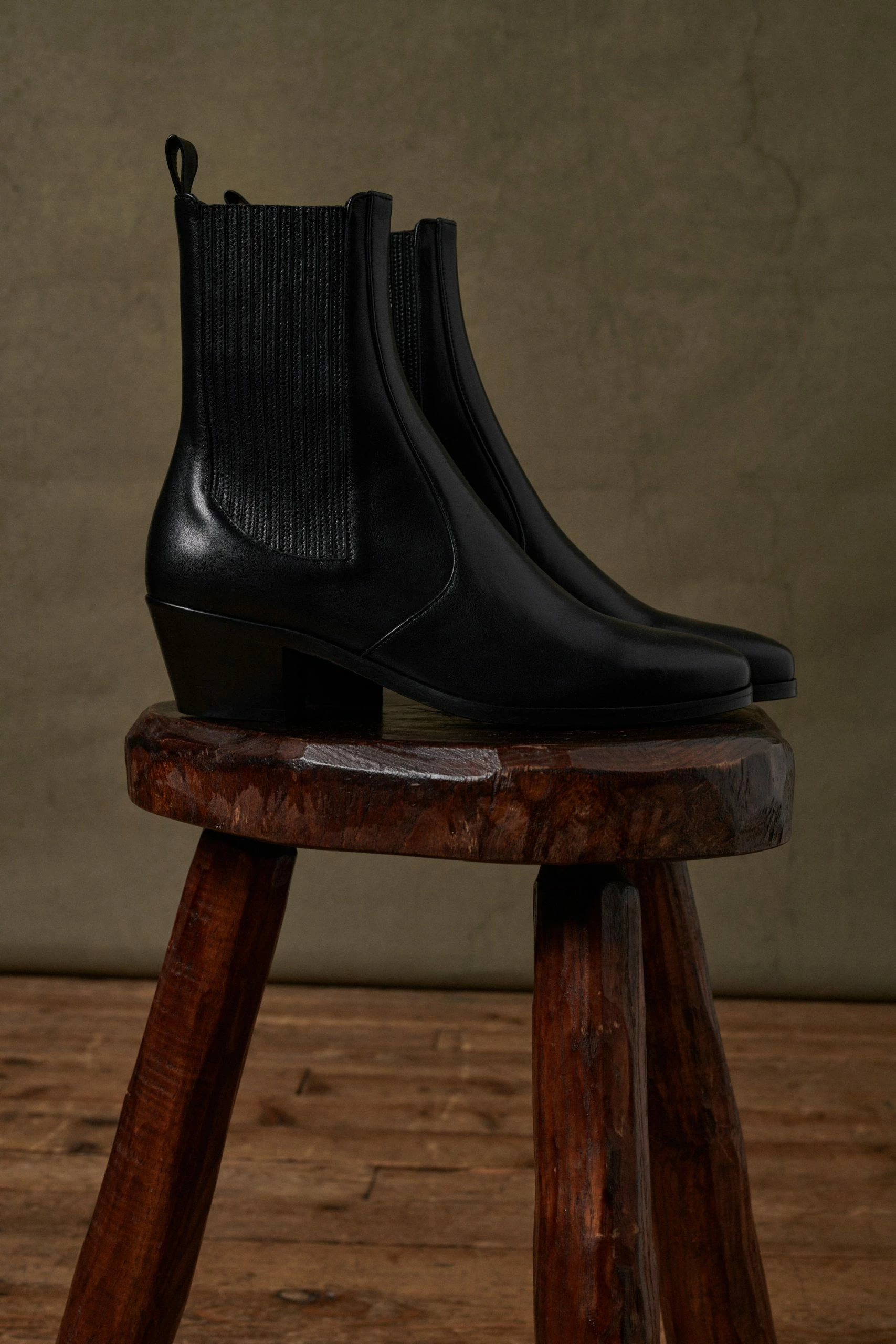 Sœur BOOTS GAZETTE 4 Sœur BOOTS GAZETTE – Image 2