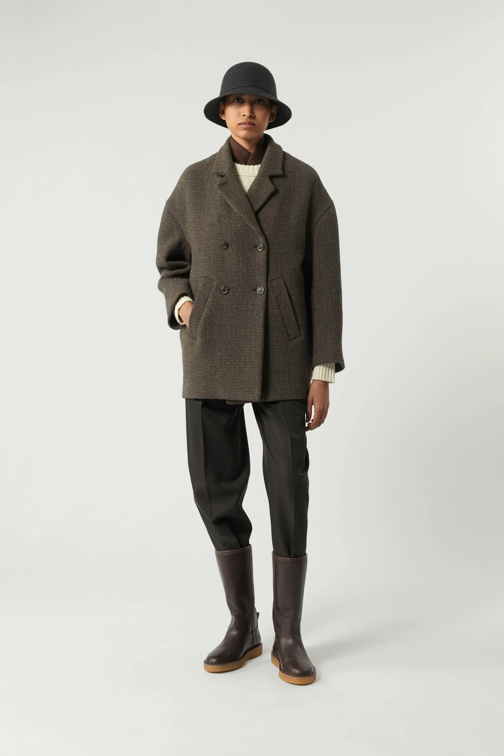 Sœur MANTEAU SALFORD 7 Sœur MANTEAU SALFORD – Image 5