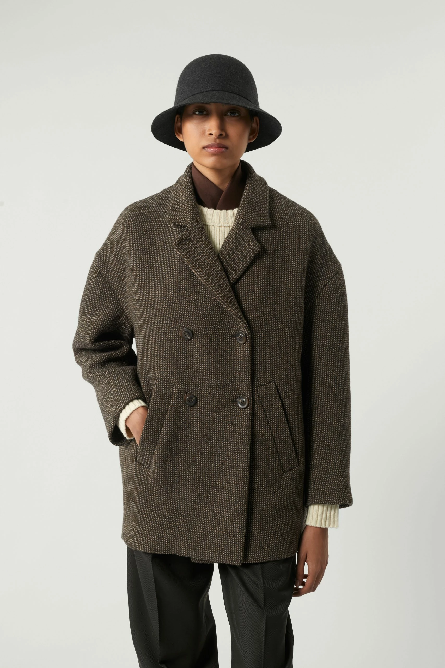 Sœur MANTEAU SALFORD 3 Sœur MANTEAU SALFORD