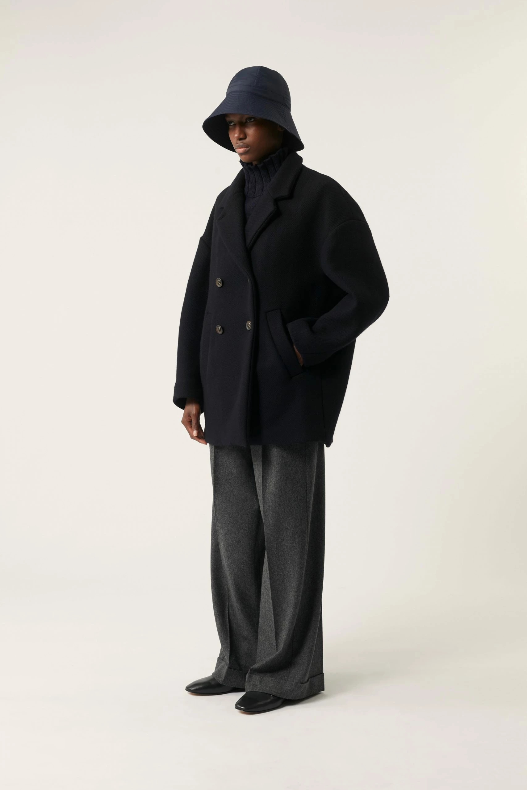 Sœur MANTEAU SALFORD 5 Sœur MANTEAU SALFORD – Image 3